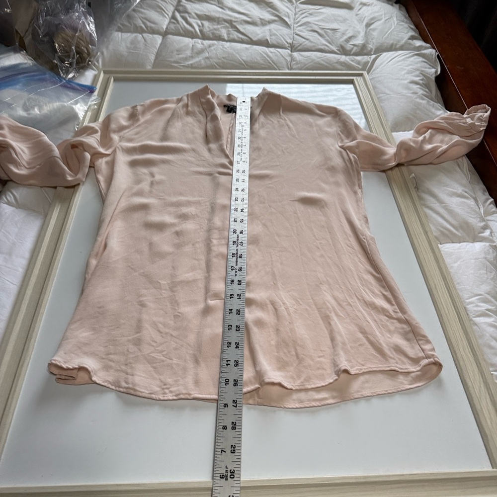 Theory Helona Double GGT 100% Silk V-Neck Blouse in Nude - Size Medium - Picture 8 of 10
